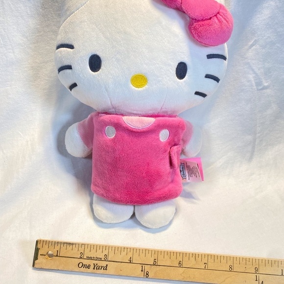 Hello Kitty stuffie and  it’s also a Book! EUC - Picture 7 of 9